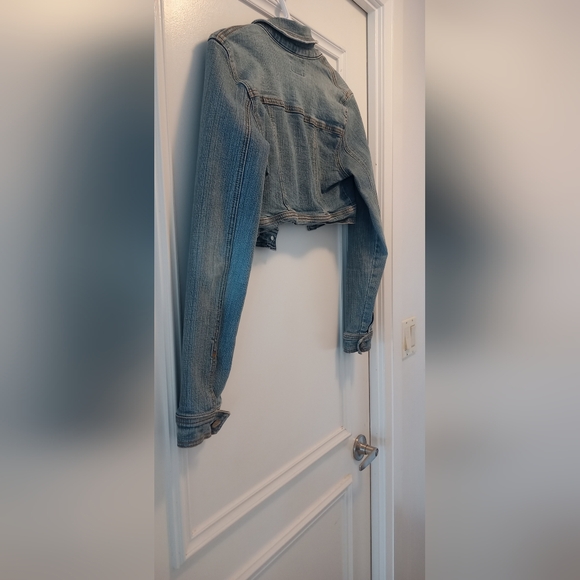 Premium Vintage Denim Crop Jacket - Picture 6 of 8